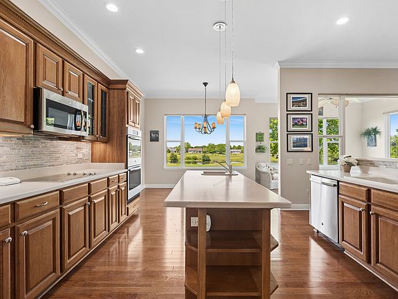 3rd image of 13037 Stone Creek Ct