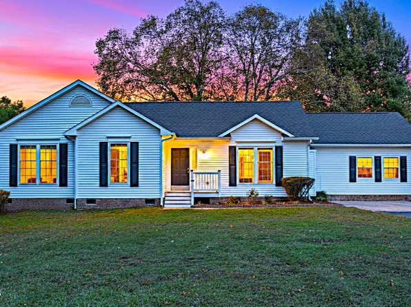 2008 Herbert Akins Rd, Fuquay Varina, NC 27526