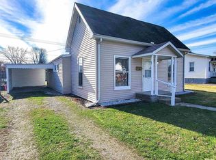 332 Flora Ave, Flora, IL 62839