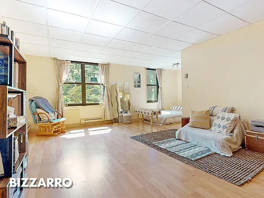 Sold by Bizzarro Agency | media 20