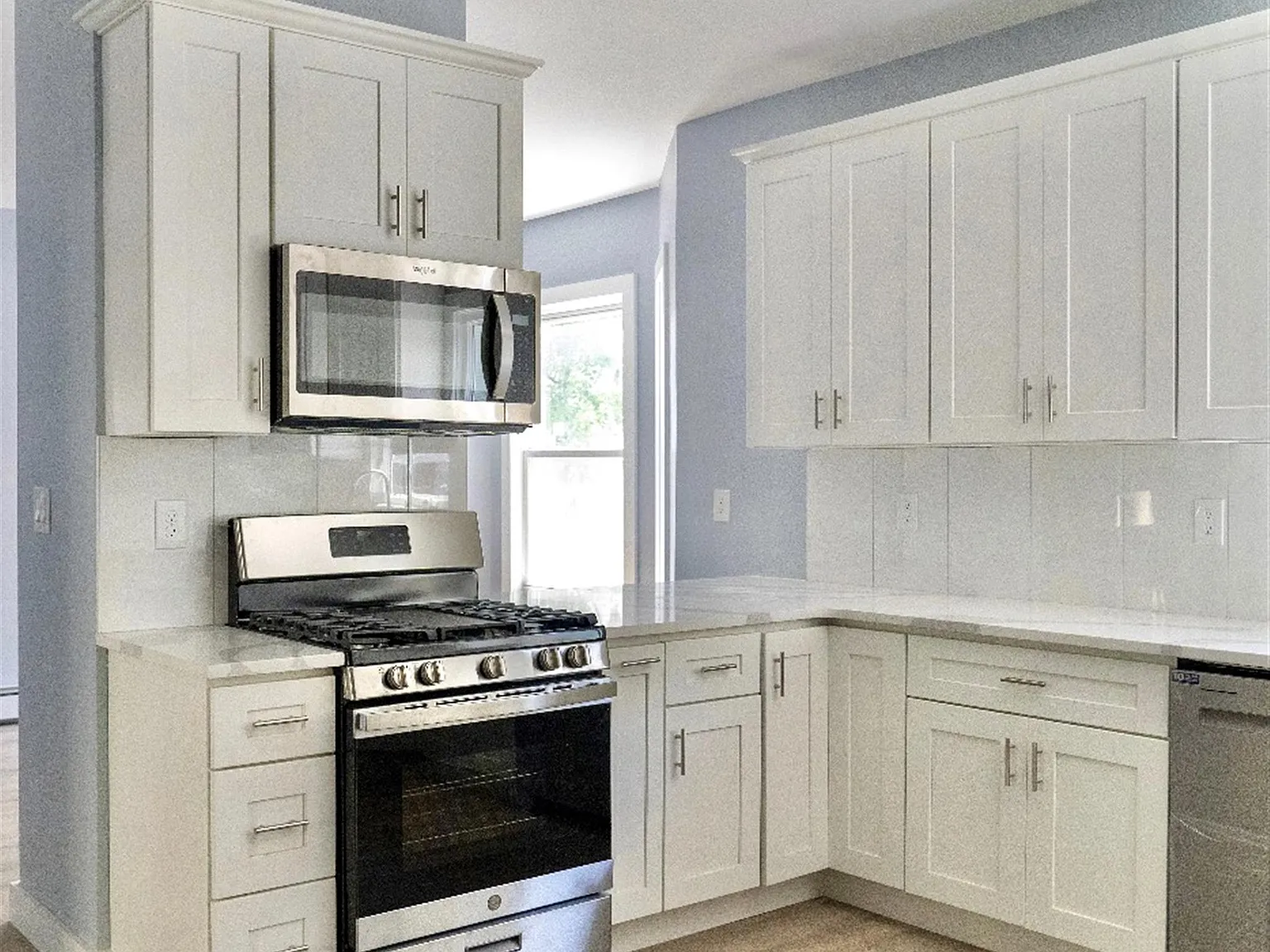 6 bed, 2216 sqft, $6,000 — Photo 3