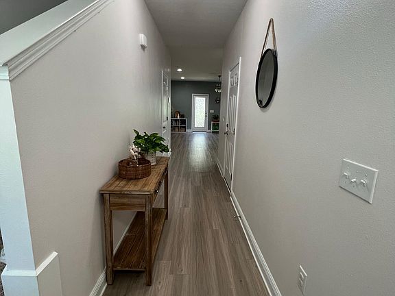3rd image of 1869 Pointe Dr
