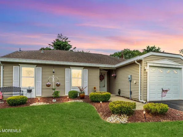 69 Suffolk Way, Marlboro, NJ 07746