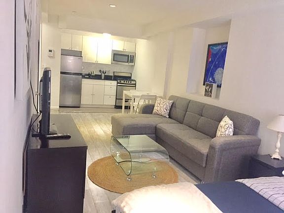 5th image of 521 W 48th St #3C
