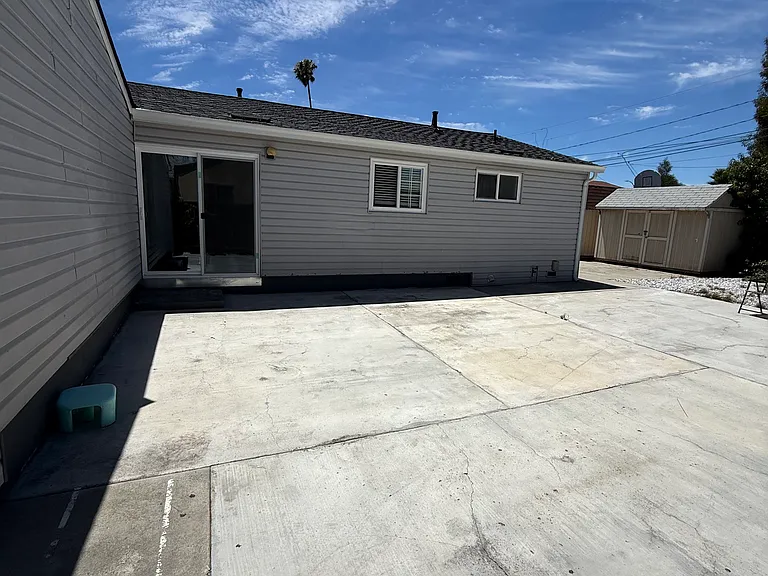 4765 Serra Ave — Photo 31