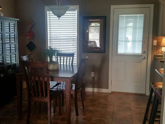 3rd image of 6 Livingstone Dr