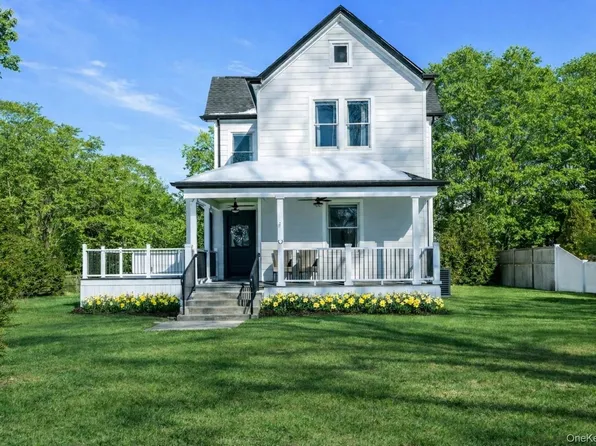 235 Cemetery Road, East Marion, NY 11939