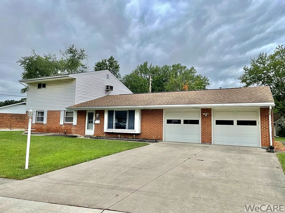 1st image of 702 Meadowbrook Dr