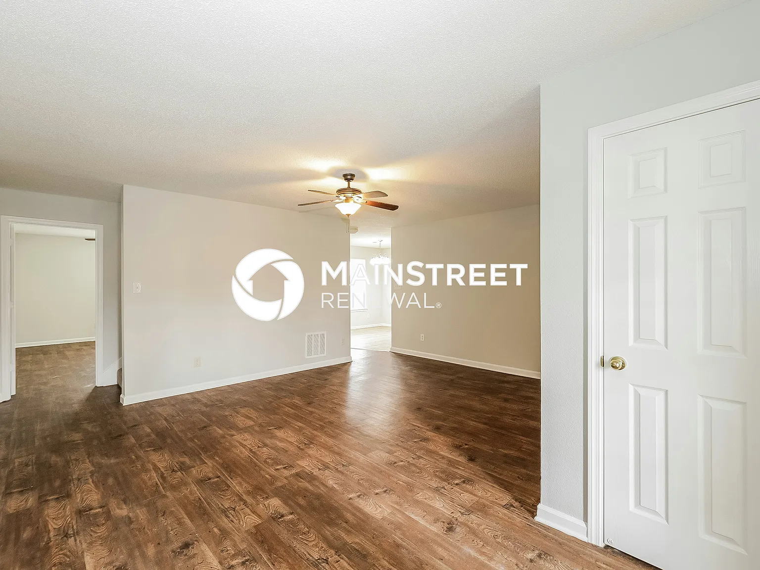 4674 Royal View — Photo 2