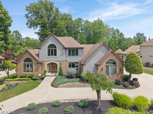 10683 Tudor Cir, North Royalton, OH 44133