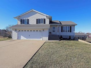 94 Fox Dr, Farmington, MO 63640