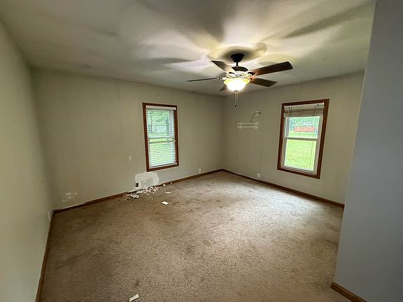 2nd image of 2102 Campbell Rd
