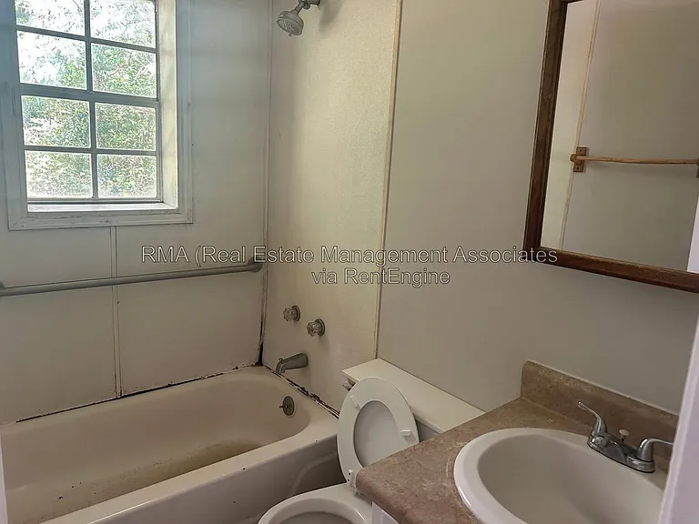 118 Quincy Ave #B — Photo 5