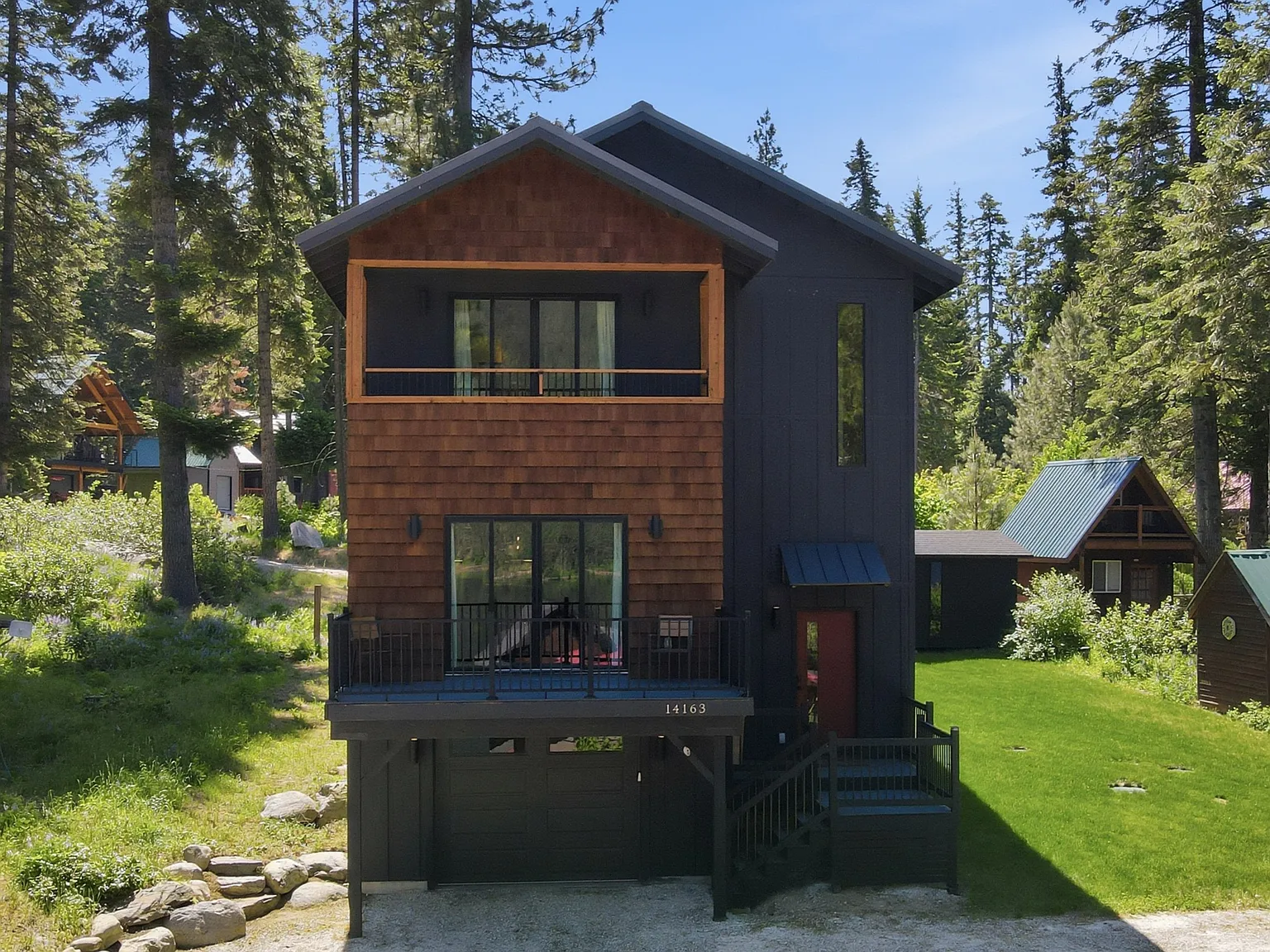 3 bed, 2424 sqft, $3,200 — Photo 4