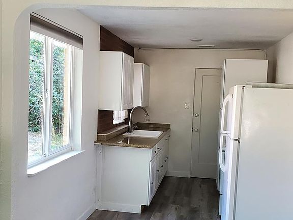 5th image of 2536 Yates St #N
