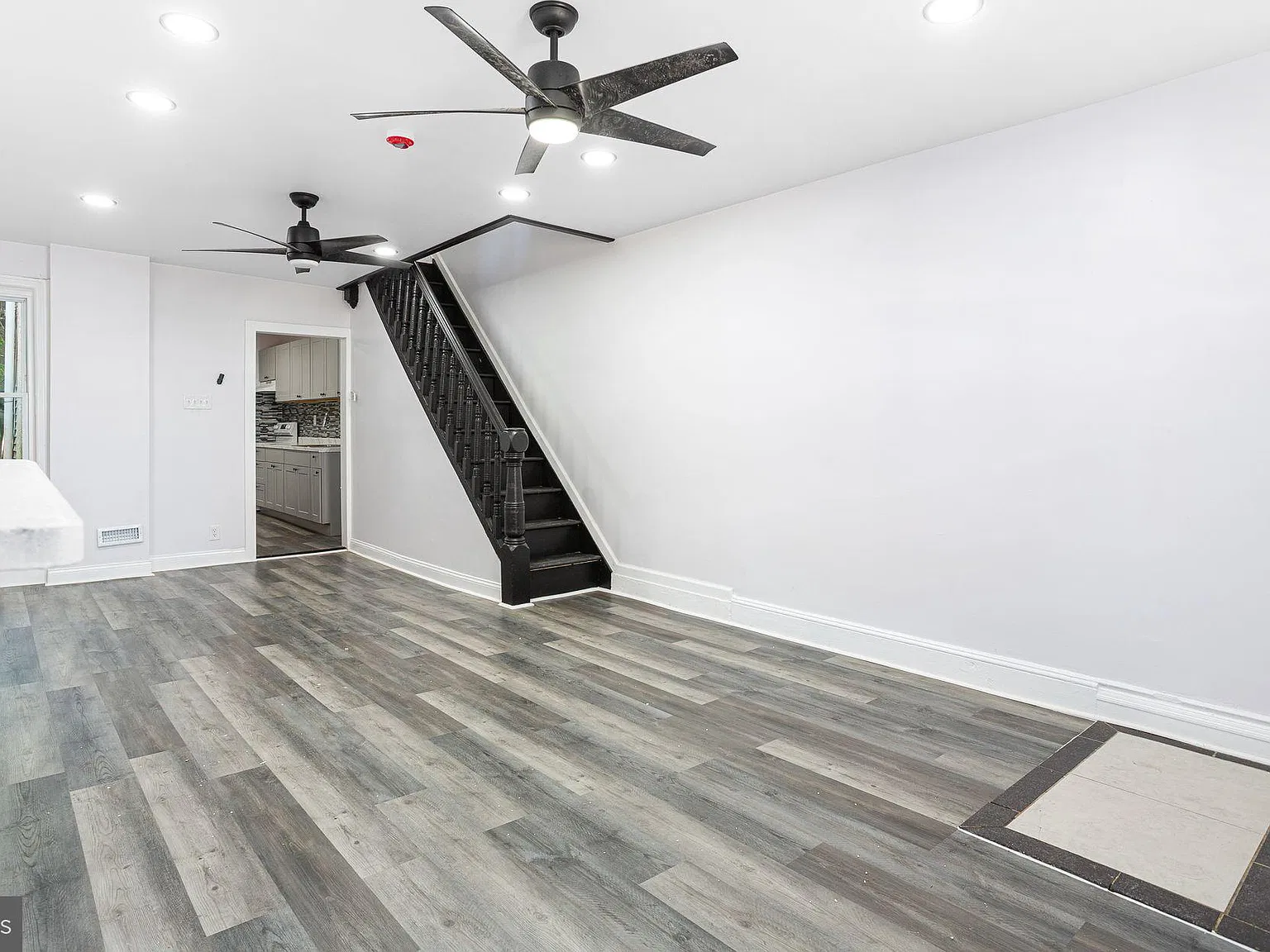 3 bed, 2.0 bath, 1026 sqft, $1,600 — Photo 3