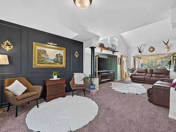 4th image of 1525 Sunny Hill Dr