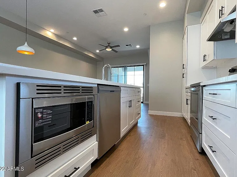 3215 E Flower St #13 — Photo 29