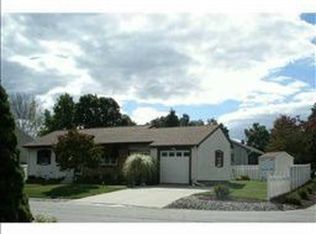 6 Cleveland St, West Warwick, RI 02893