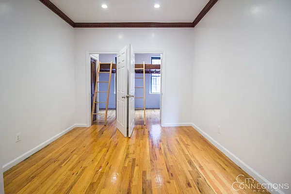 Rented by City Connections Realty | media 15