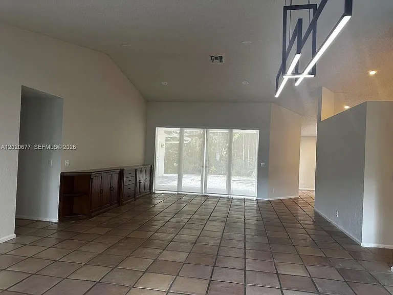 1200 NW 101st Ave — Photo 8