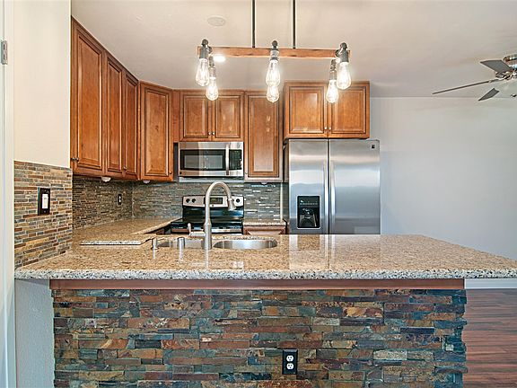 5th image of 3549 Castle Glen Dr Unit 130