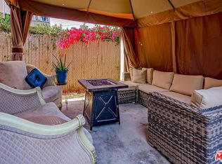 6216 S Van Ness Ave, Los Angeles, CA 90047