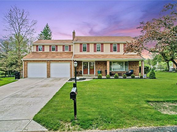 2nd image of 8058 Oxbridge Dr