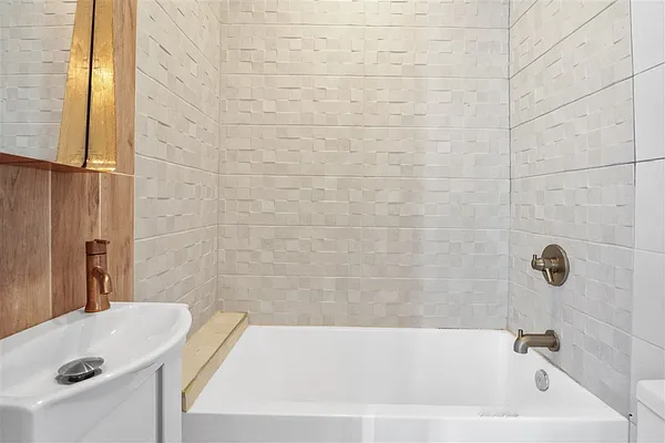 Rented by JW Real Estate Services LLC | media 14