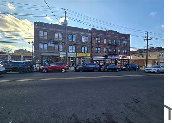 700 Chancellor Ave #203