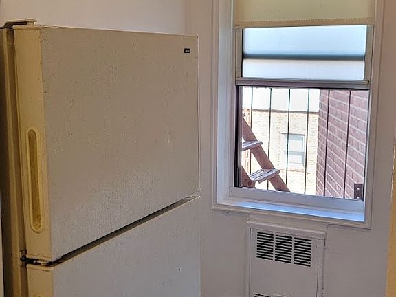 5th image of 51-33 Goldsmith St #4K