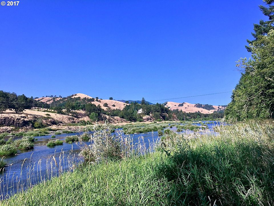 1st image of Whistlers Ln