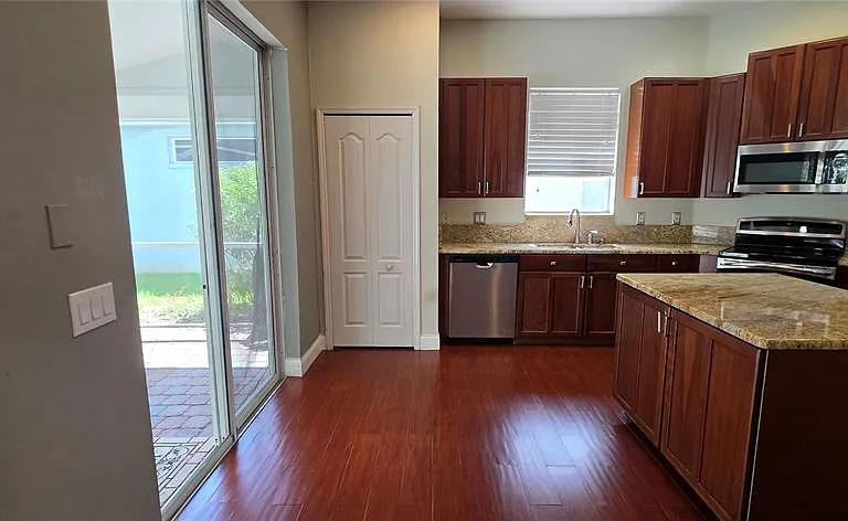 11609 Greensleeve Ave — Photo 18