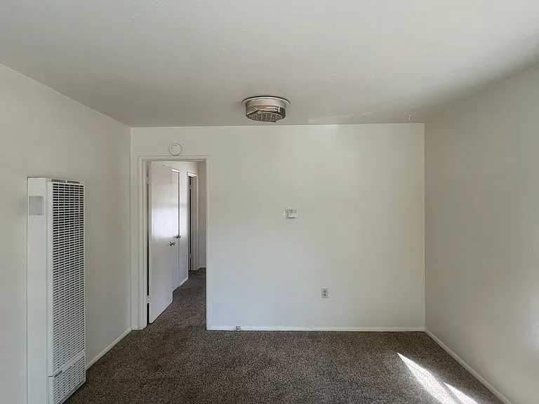 2737 Knox Ave #4 — Photo 11