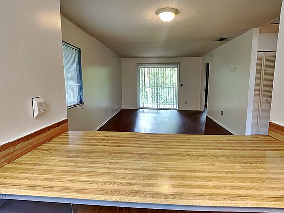 5th image of 2549 S Oak Ave APT C