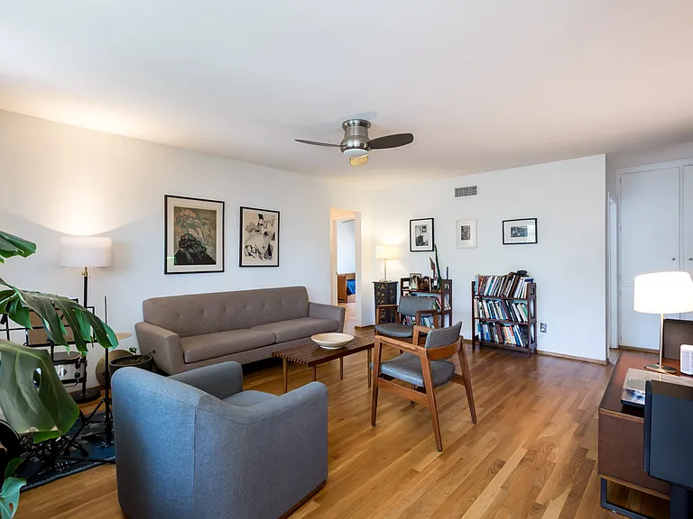 3820 Belmont Ave — Photo 3