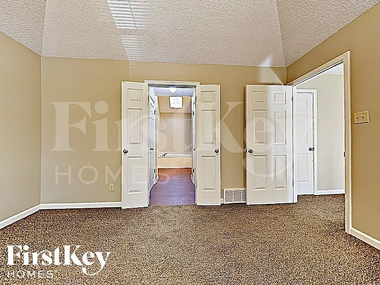 3718 Old Creek Cv — Photo 10