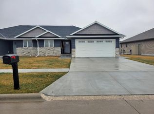 1506 W 8th St, Kearney, NE 68845