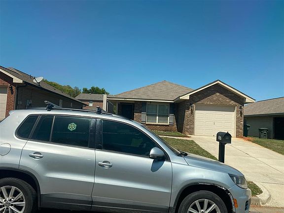 2nd image of 207 Valleyside Dr NE