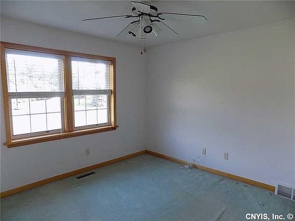 3rd image of 102 Eagle Crest Dr