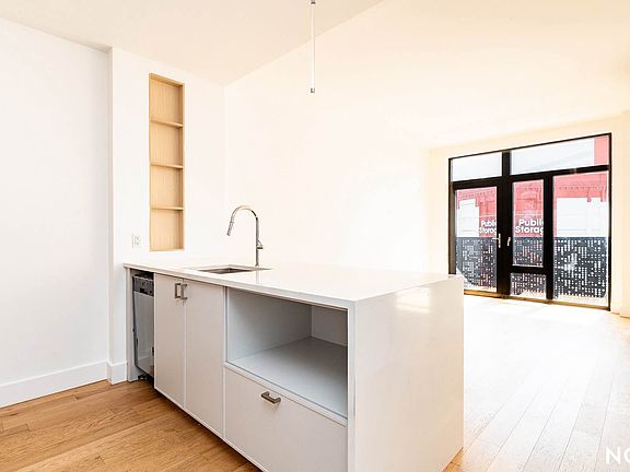 4th image of 38-38 32nd St #540