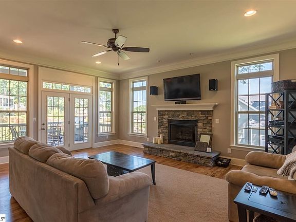 3rd image of 29 Thornbriar Ct