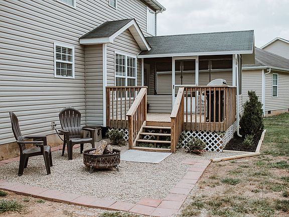 2nd image of 4841 Creekrock Ln