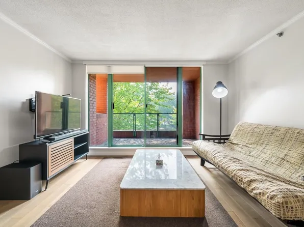 503 W 16th Ave #312, Vancouver, BC V5T 2V1