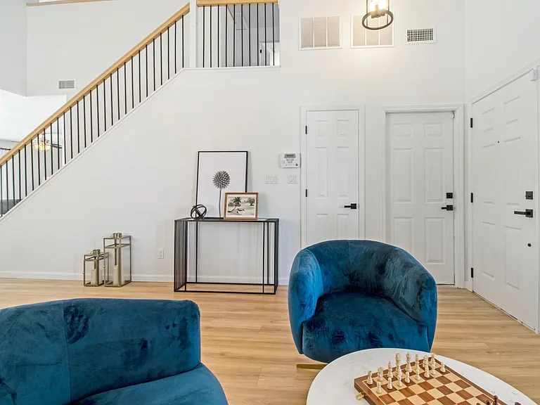 9223 Drolet Dr NW — Photo 5