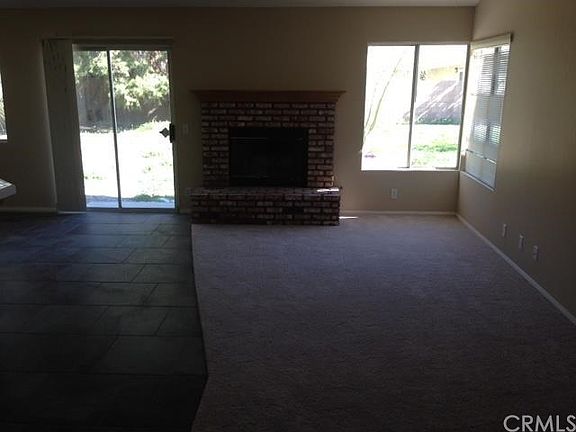 3rd image of 217 Castle Ct