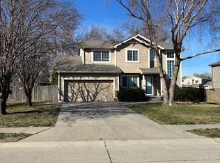 1502 Durham Dr, Papillion, NE 68133