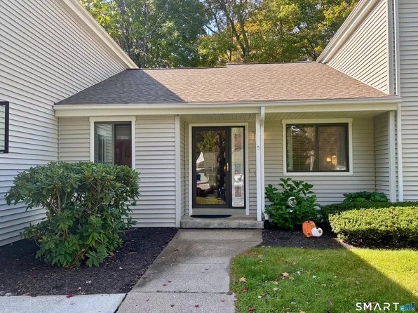 35 Nutmeg Road #B5, Middlebury, CT 06762