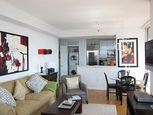 Rented by MNS | media 10