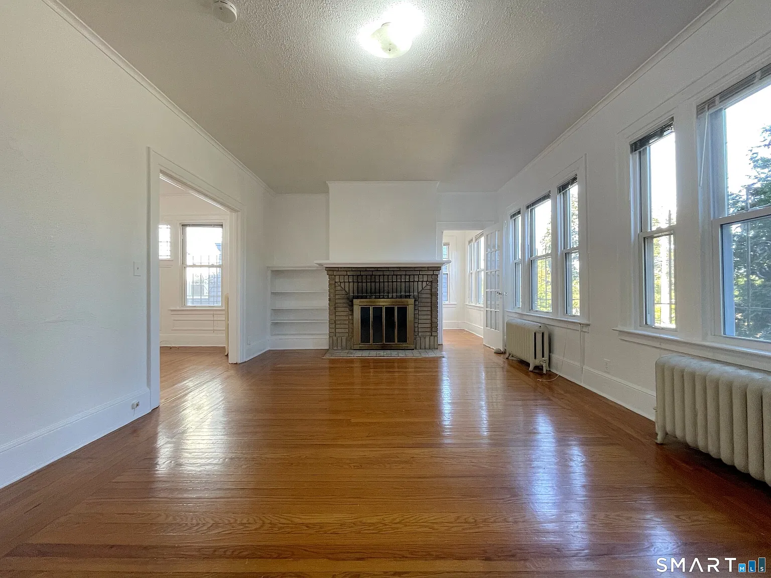 2 bed, 1.0 bath, 1362 sqft, $2,250 — Photo 2